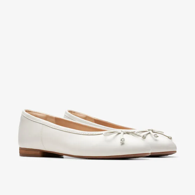 Clarks Fawna Lily Off White Pumps