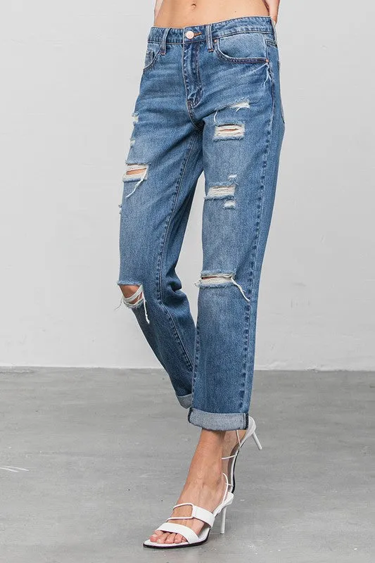 DISTRESSED PREMIUM BOYFRIEND JEANS