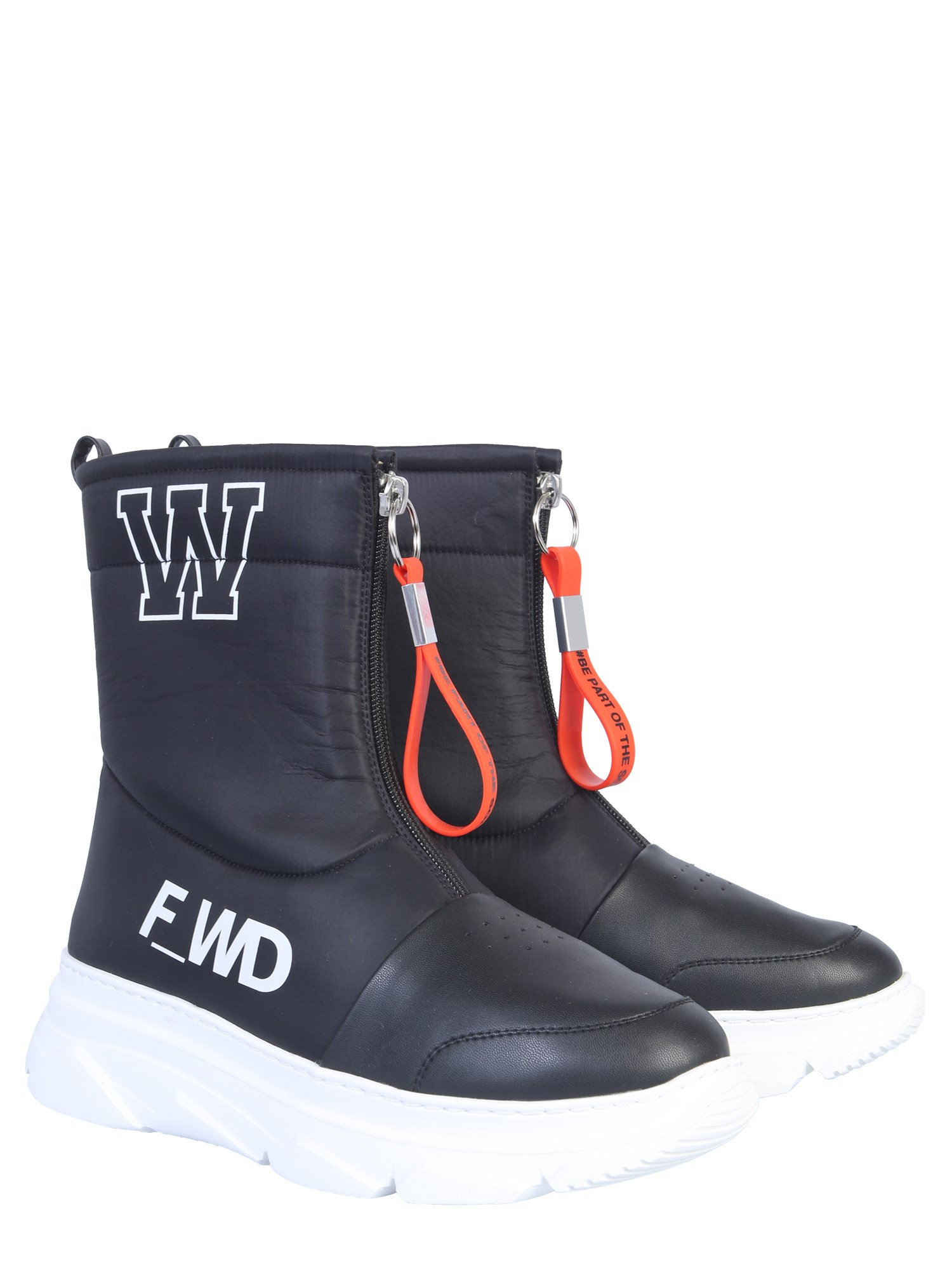 FORWARD    FAUX LEATHER BOOT WITH ZIP