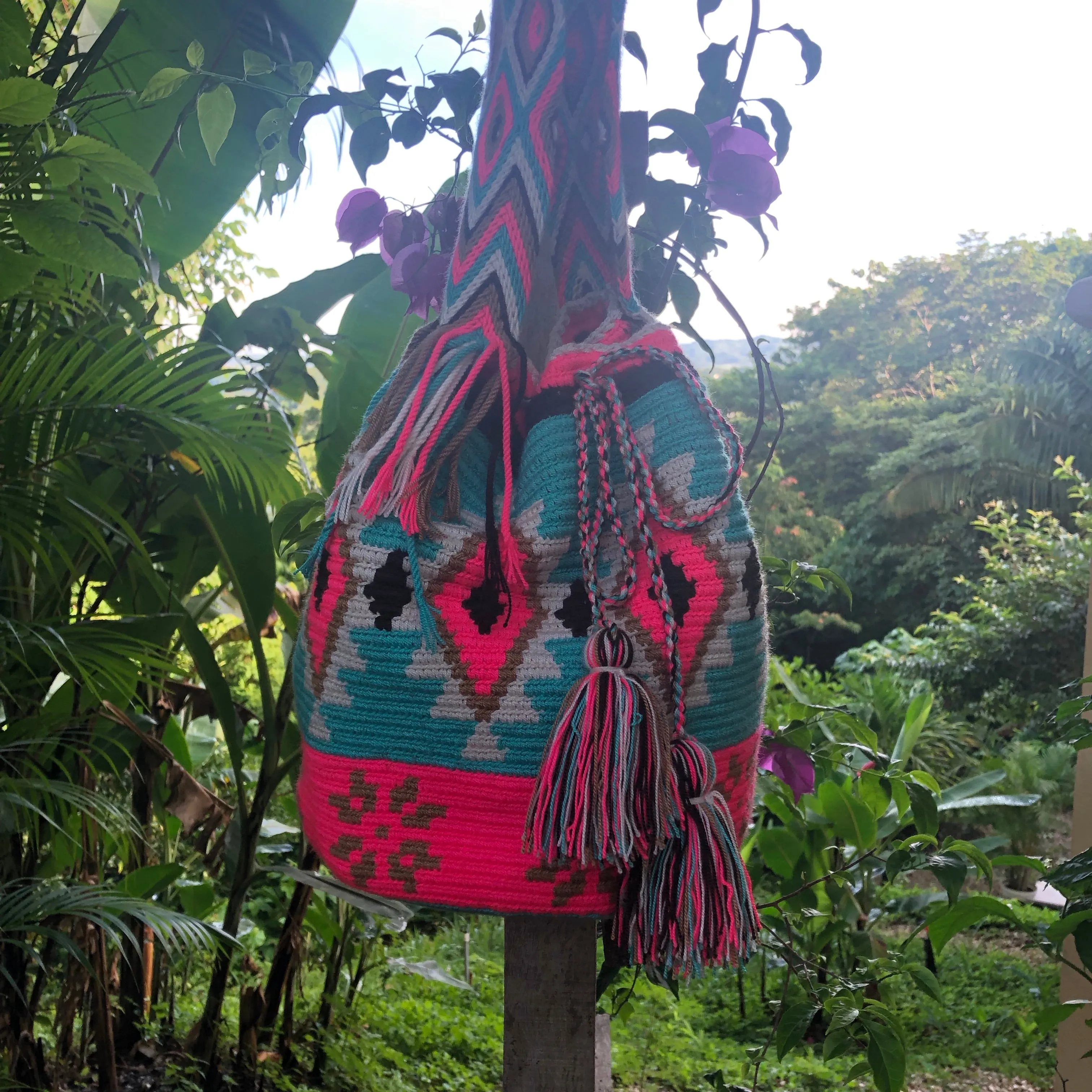 Hot Pink & Turquoise Diamond Design Mochila