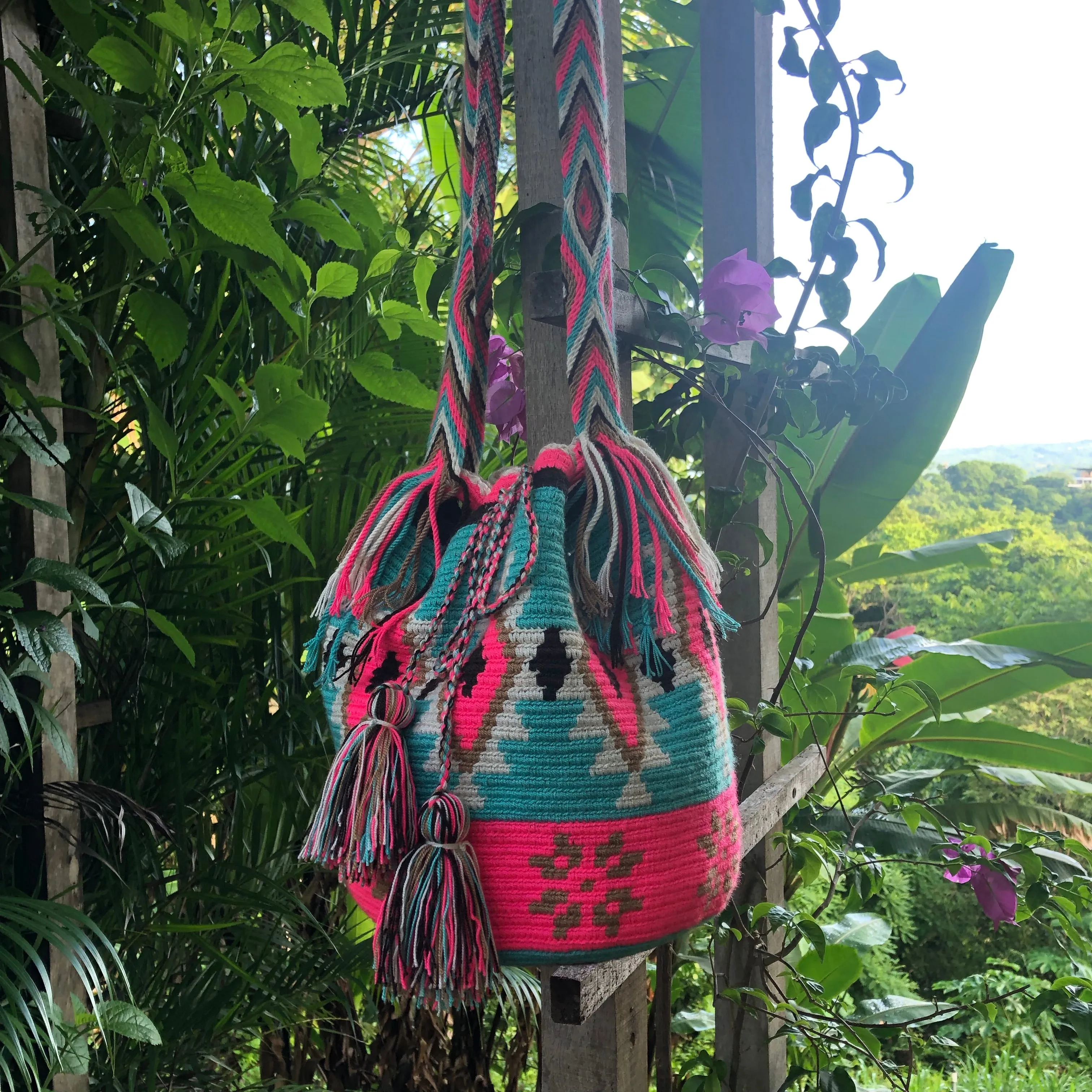 Hot Pink & Turquoise Diamond Design Mochila