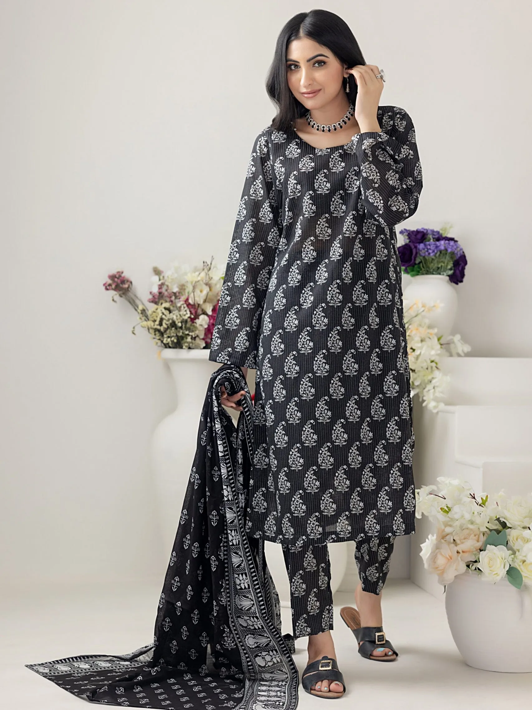 Regalia Salina Black & White Unstitched Printed Lawn 3Pc Suit BNW4-2