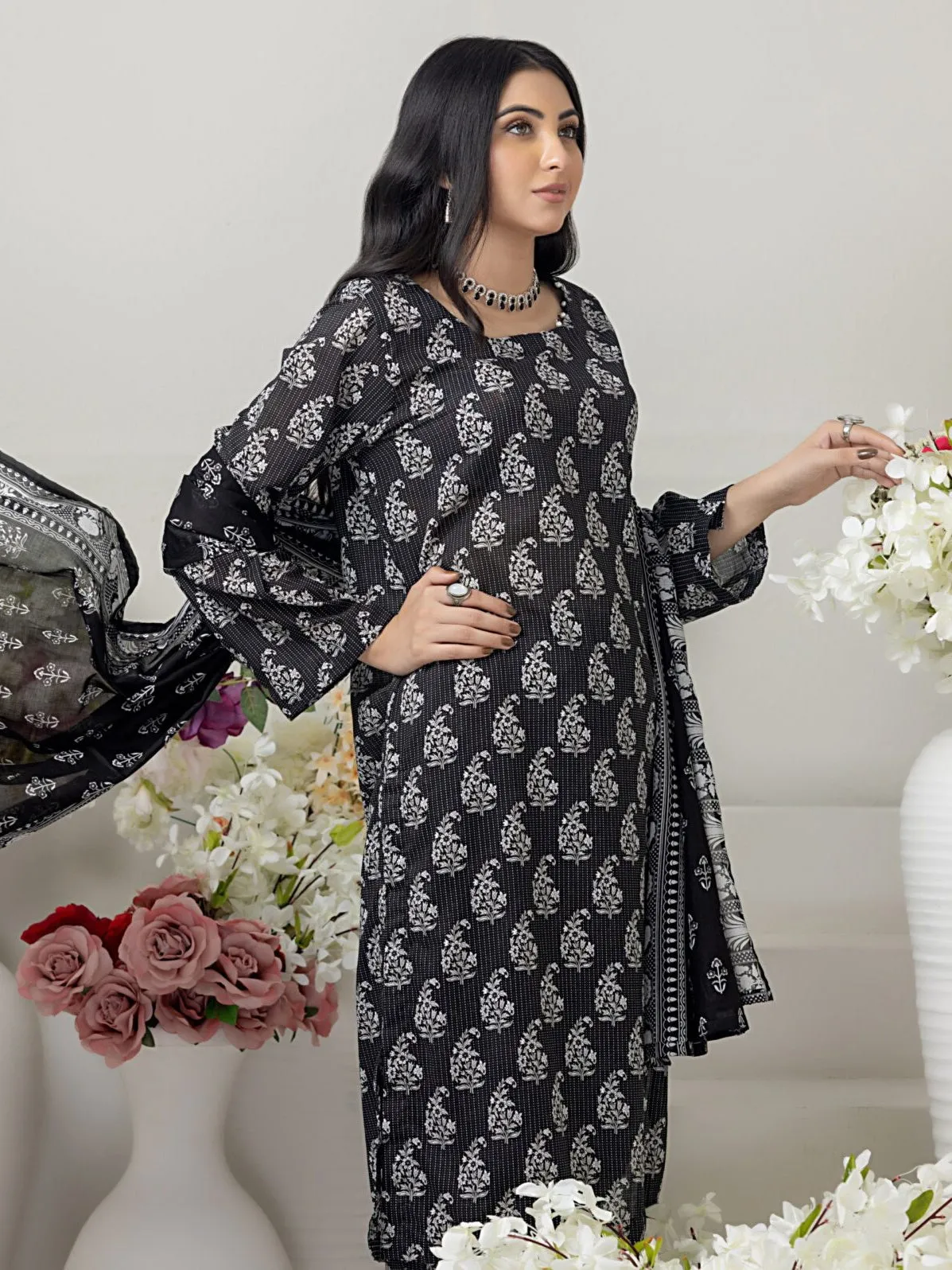 Regalia Salina Black & White Unstitched Printed Lawn 3Pc Suit BNW4-2