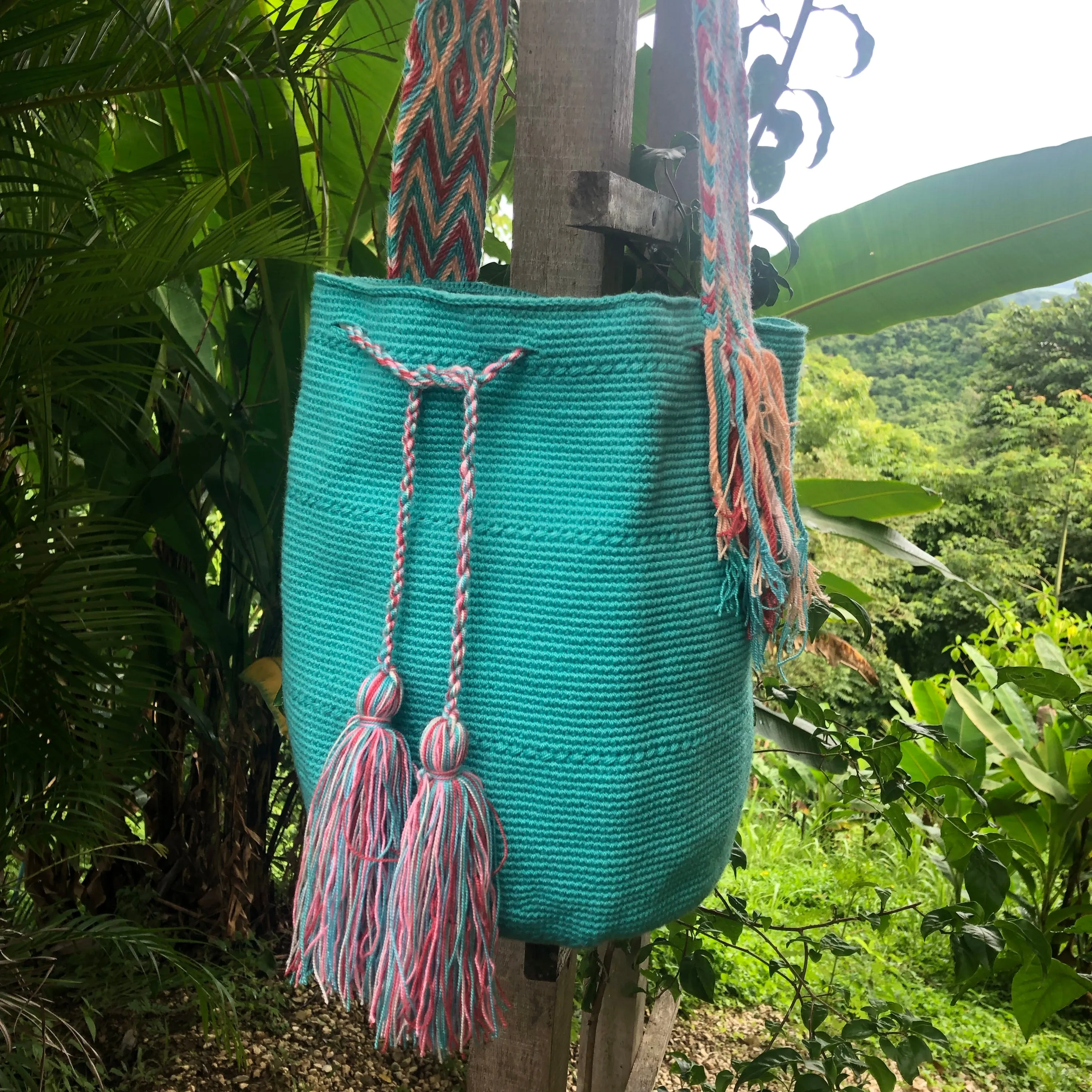 Solid Turquoise Mochila