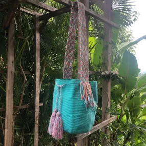 Solid Turquoise Mochila