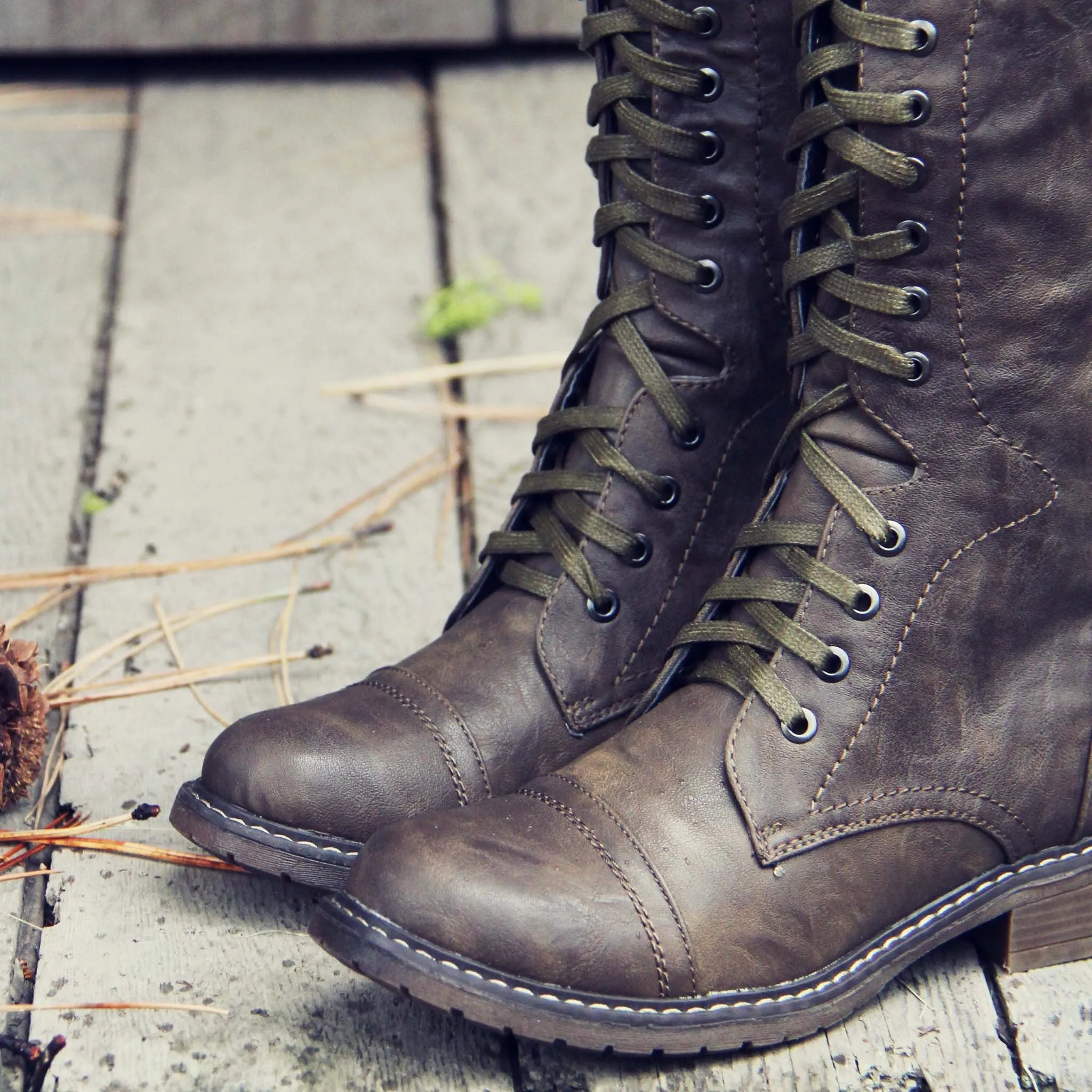 The Flurry & Smoke Boots in Khaki