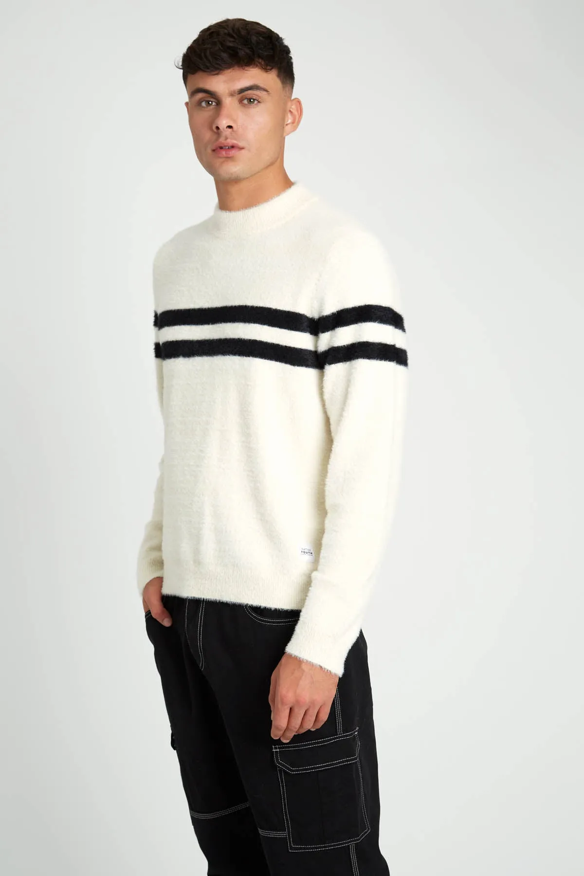 WARDEN FLUFFY KNITTED JUMPER